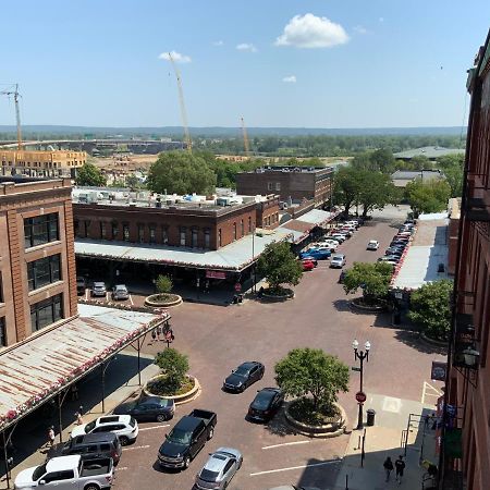 Blackout Themed Residence In The Prime Heart Of Omaha'S Old Market! Exterior foto