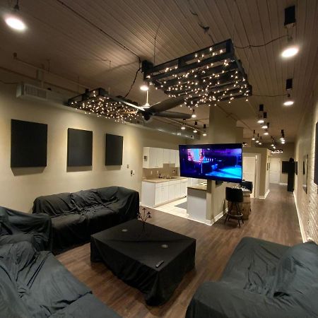 Blackout Themed Residence In The Prime Heart Of Omaha'S Old Market! Exterior foto