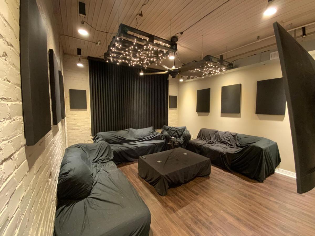 Blackout Themed Residence In The Prime Heart Of Omaha'S Old Market! Exterior foto